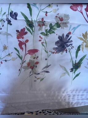 Floral Watercolor Print Tablecloth  102x59 +++ vintage Royal Stafford  plates